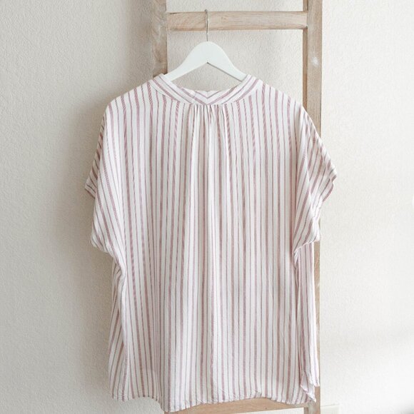 NINE WEST TOP SZ XL RED WHITE TICKING STRIPE 100% VISCOSE VNECK CAP SLEEVE - Picture 3 of 6